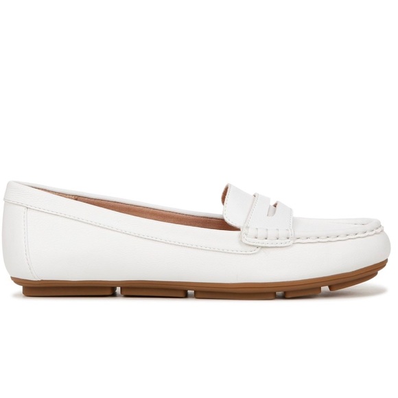 NWOB LifeStride Women's Riviera Loafer, Bright White Faux Leather, Size 9.5 Wide - Picture 2 of 13
